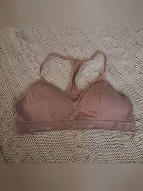 Woman's Calvin Klein Workout Bra Size Large